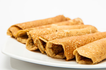 Quinoa crepes preparation : Rolled quinoa crepes