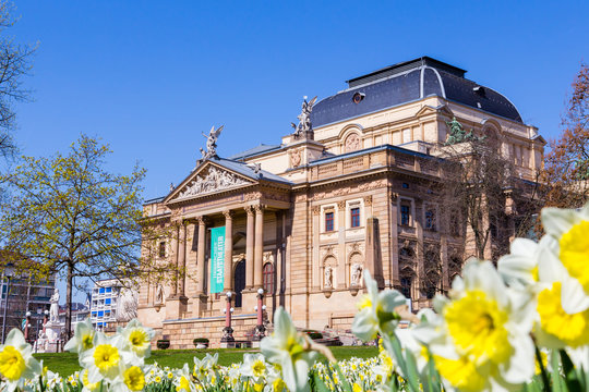 Wiesbaden: Staatstheater, Warmer Damm. M&auml;rz 2017.