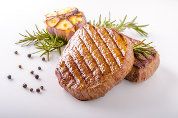 Steak with garlic, pepper and herbs