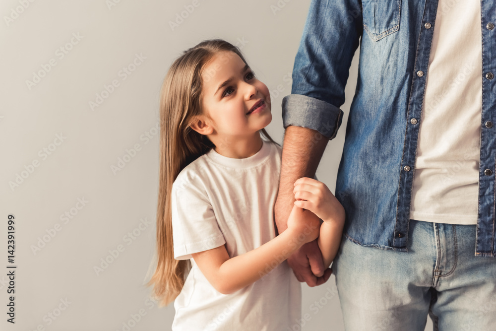 Wall mural Dad and daughter