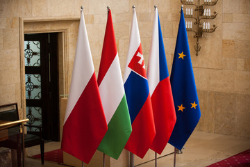 flagi Grupy Wyszehradzkiej Polski Czech Słowacji Węgry - obrazy, fototapety, plakaty