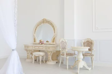Deurstickers White dressing table and chair in a living room. Modern classics with rococo elements © monoliza