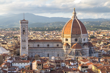 Fototapeta na wymiar View to the Basilica di Santa Maria del Fiore in Florence, Italy