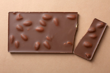  milk chocolate with almonds