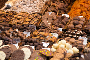 Süßwaren auf dem Boqueria Markt in Barcelona