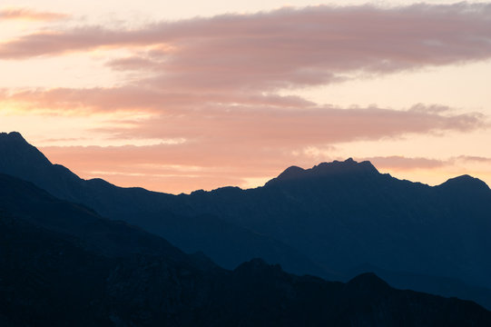 Vanilla mountain silhouettes