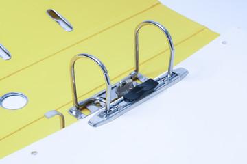 Dokumente, Schriftstücke und Akten im Ordner