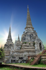 Fototapeta na wymiar Thailand, Asia - Old Temple wat Chaiwatthanaram of Ayutthaya Province during sunrise (Ayutthaya Historical Park)