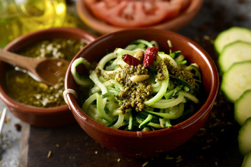 vegan zucchini spaghetti and pesto sauce
