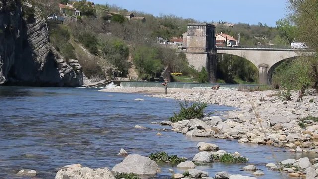 P&ecirc;che sous le pont