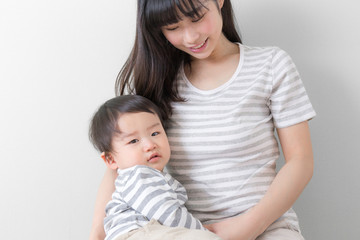 赤ちゃん　お母さん　育児
