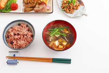 美味しい赤飯と味噌汁