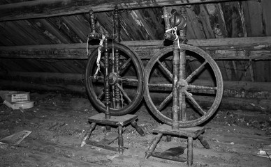 Fototapeta na wymiar Spinning wheel