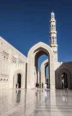 Fototapeta na wymiar Mosque Sultan Qaboos, Muscat, Oman