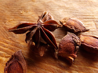 специи - бадьян