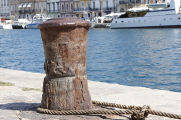 Fototapeta premium Poller am Hafen