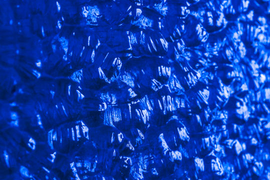 Geriffelte blaue Glasscheibe