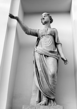 Statue of Latona.