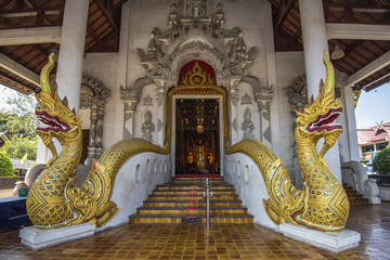 Fototapeta premium entrata di un tempio buddista in Thailandia