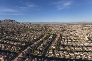 Fotobehang Luchtmening van de Summerlin-buurt in de voorsteden in Las Vegas, Nevada. © trekandphoto