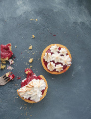 shortbread tart with raspberry curd and meringue
