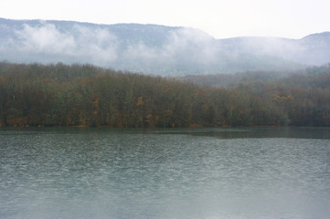 Obraz na płótnie Canvas Lake and mountains