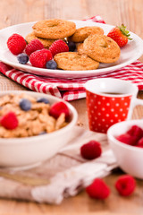 Breakfast with wholegrain cereals.