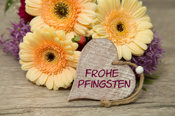 Blumen und Herz: Frohe Pfingsten
