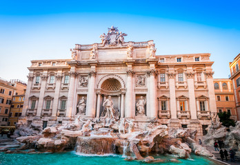 Fototapeta na wymiar Magnifique et monumentale Fontaine de Trevi à Rome, Latium, Italie