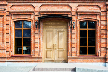 Fototapeta na wymiar Gorgeous door in old building..