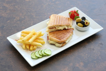 Karışık, Kaşarlı Sucuklu Tost