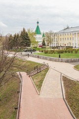 Obraz premium Вид с кремлевской стены на собор Михаила Архангела в Нижегородском кремле