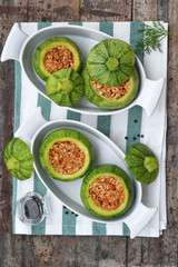 Zucchine ripieno con riso, rag&ugrave; alla bolognese e mozzarella