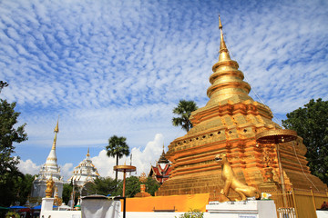 Naklejka premium Wat Phra That Sri Chom Thong buddhist temple. Many people belive that pagoda in this temple is pagoda for people who born in the Year of the Rat. chiangmai thailand