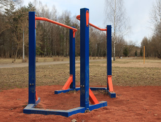 Obraz premium Sports training apparatus in the park