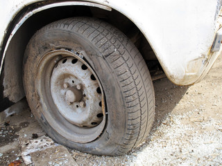Flat tire of a stolen car