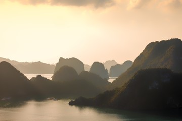 Fototapeta na wymiar Ha long bay, Vietnam, UNESCO world heritage, at dawn