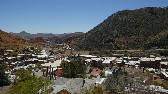 A pan of the historic mining town of Bisbee, Arizona