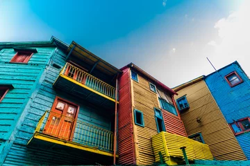 Foto op Plexiglas Buenos Aires Traditionele kleurrijke huizen aan de Caminito-straat in de wijk La Boca, Buenos Aires