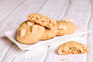 cookies with sesame seeds and marshmallow