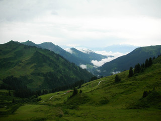 Naklejka premium Mountains with cloud