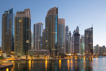 Fototapeta premium Dubai Marina Hochhaus Hochhäuser
