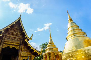 Fototapeta premium THAILAND,CHAINGMAI-Mar 12, 2017: Wat Phra Singh temple. view of the amazing golden and white buiding.