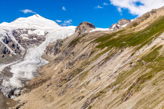 Gipfel des Johannisbergs mit Pasterzengletscher im Tauerngebirge