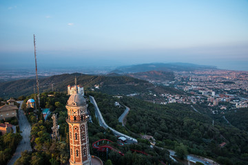 Obraz premium Barcelona Sunset from the Mountains 