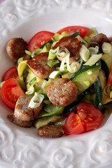 Zucchininudeln mit Salsiccia