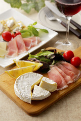 チーズと生ハムのオードブル　Cheese and raw ham hors d 'oeuvres