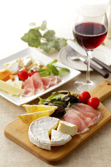チーズと生ハムのオードブル　Cheese and raw ham hors d 'oeuvres
