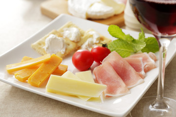 チーズと生ハムのオードブル　Cheese and raw ham hors d 'oeuvres