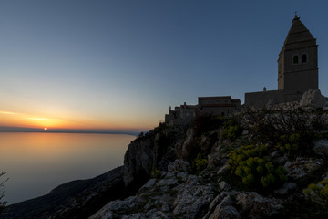 Fototapeta na wymiar sonnenuntergang in lubenice auf der Insel cres,kroatien,